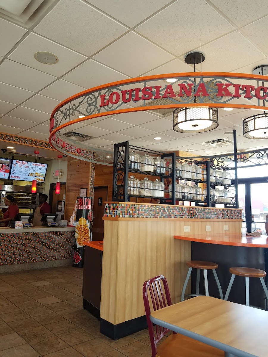 Popeyes Louisiana Kitchen Photo 8