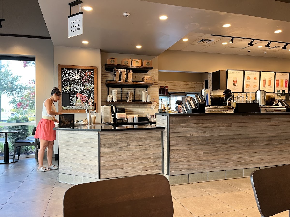 Starbucks Photo 4