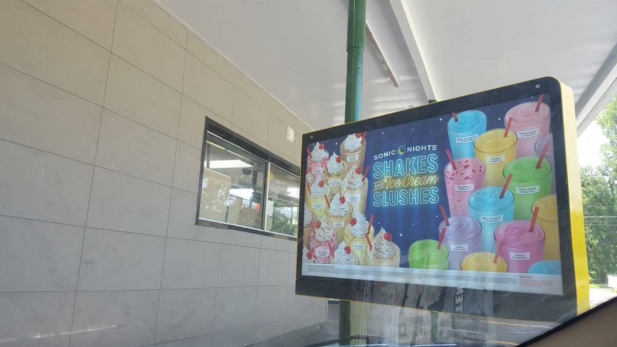 Sonic Drive-In Photo 4