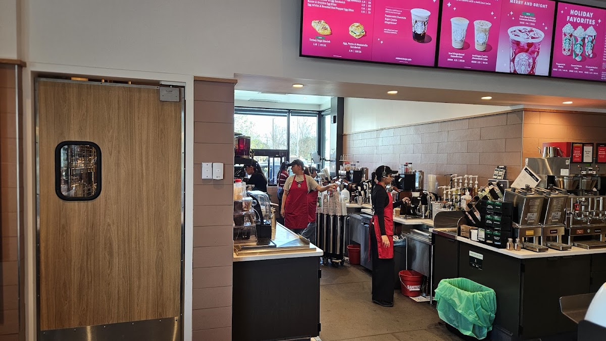 Starbucks Photo 4
