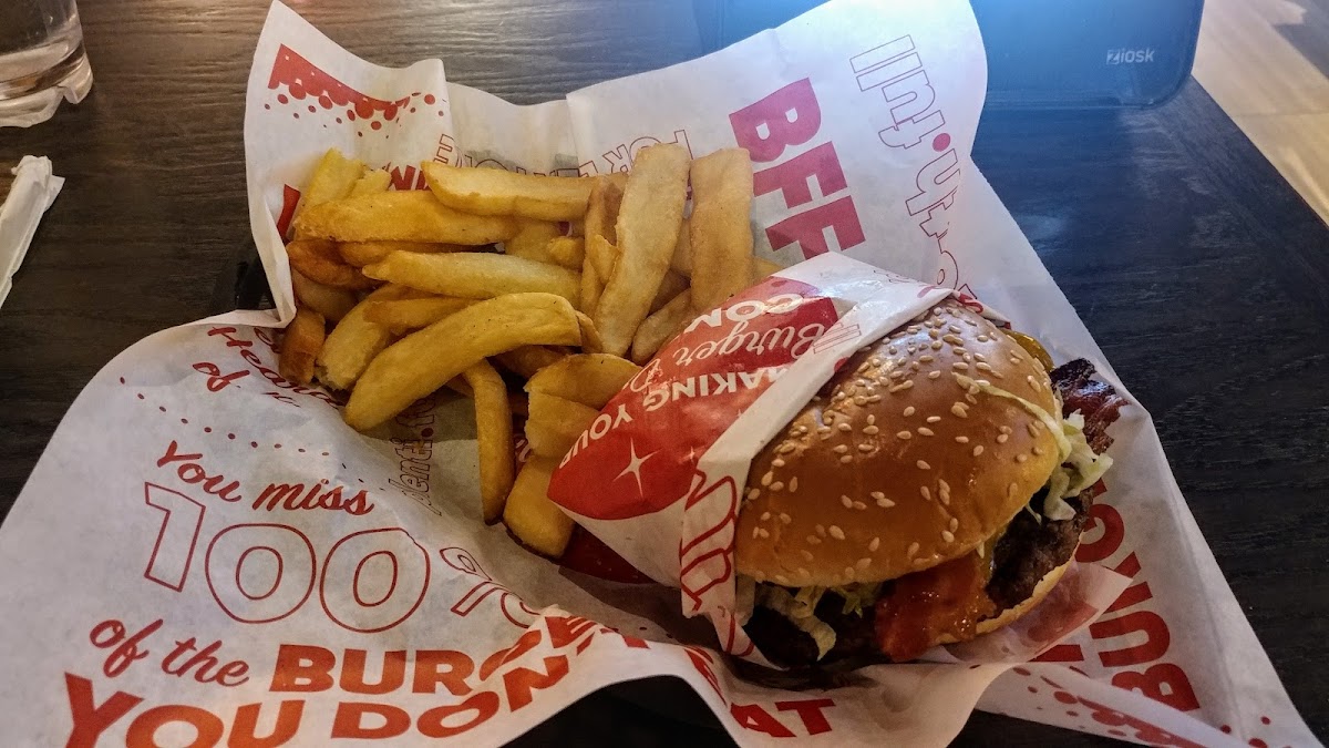 Red Robin Gourmet Burgers and Brews Photo 6