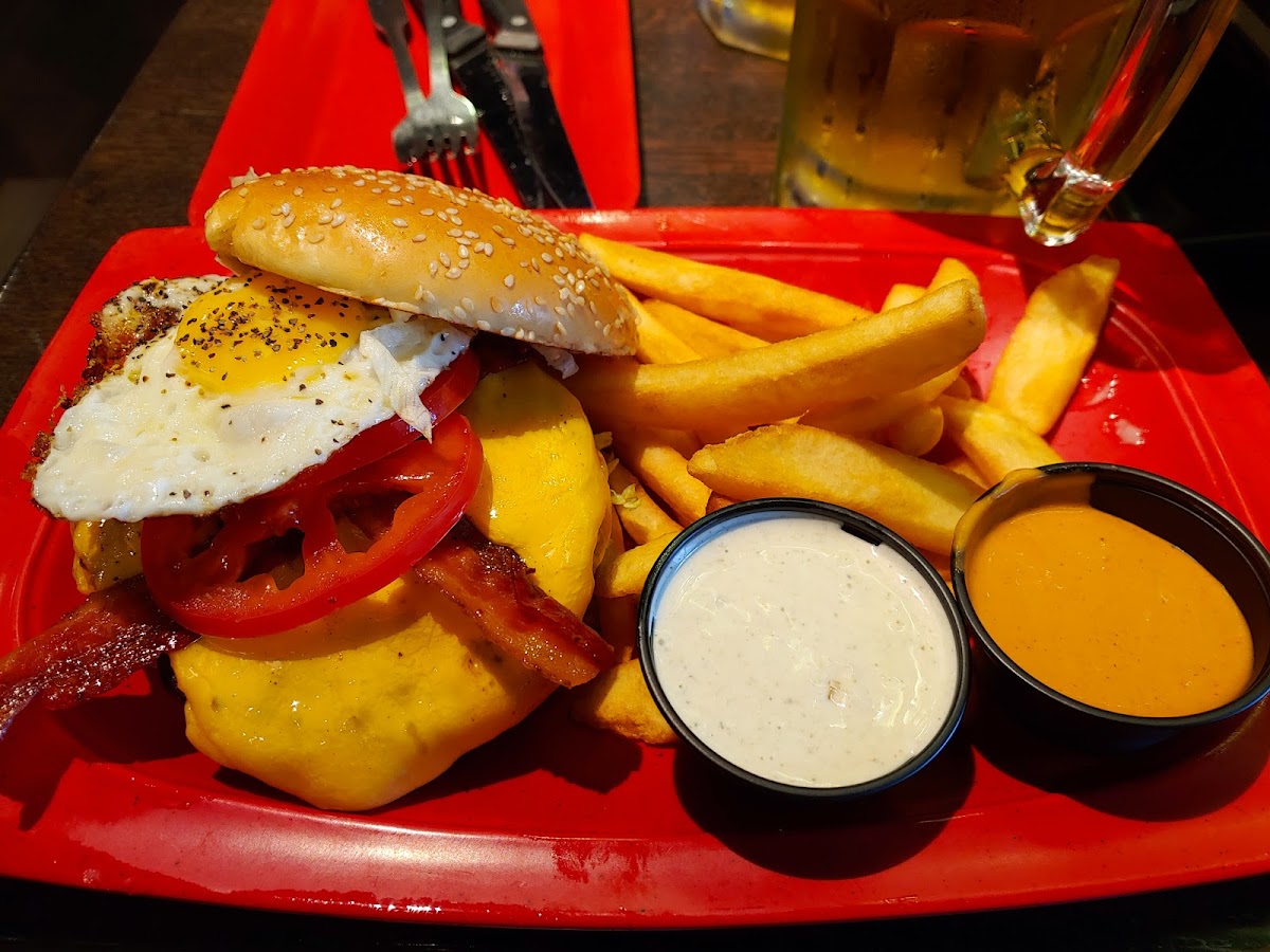 Red Robin Gourmet Burgers and Brews Photo 8