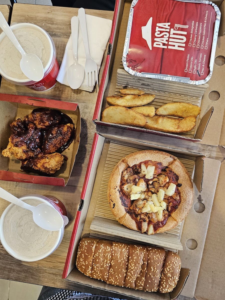 Pizza Hut Photo 7