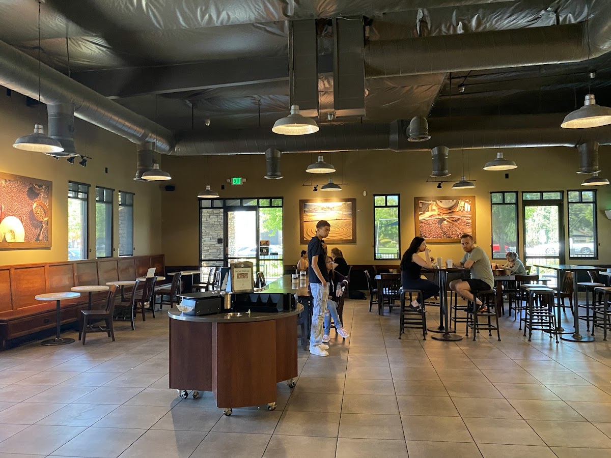 Starbucks Photo 4