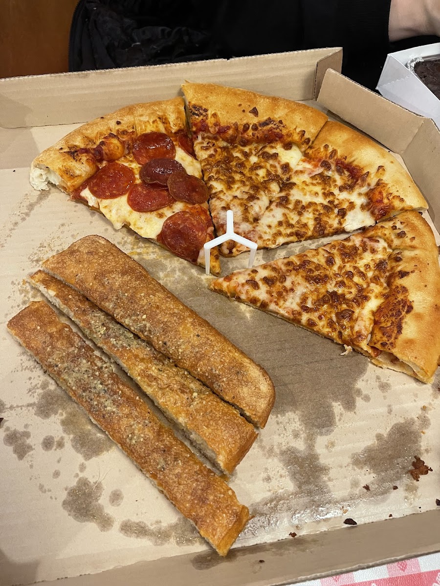 Pizza Hut Photo 7