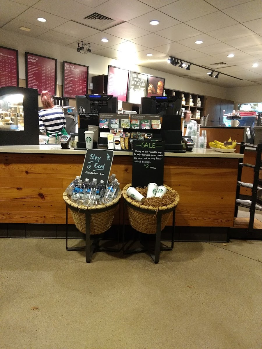 Starbucks Photo 4