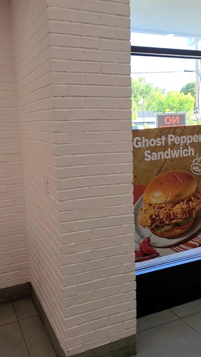 Popeyes Louisiana Kitchen Photo 2