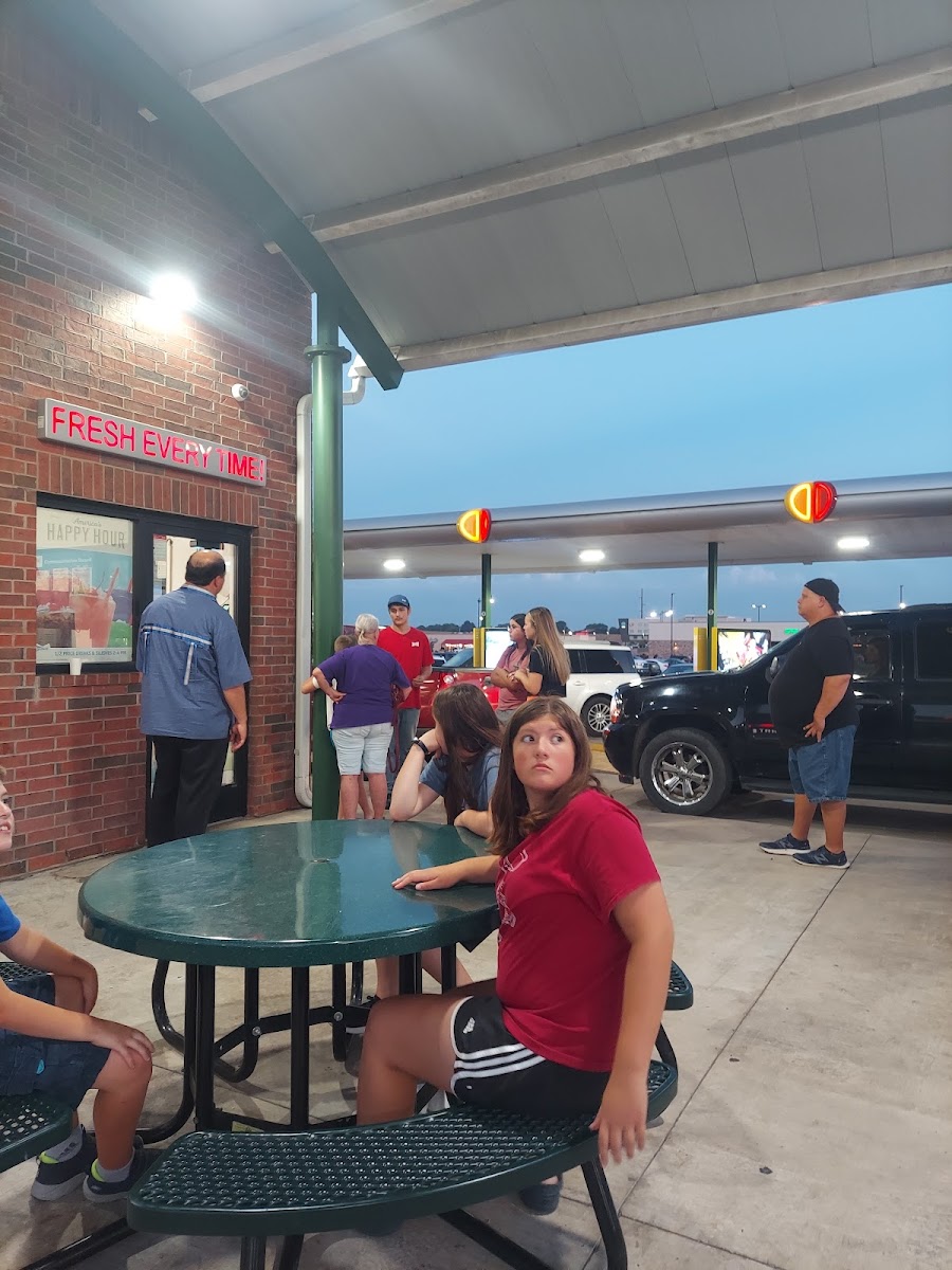 Sonic Drive-In Photo 6