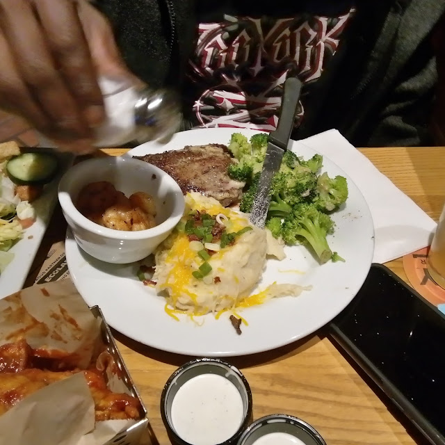 10 Ounce Sir Line Steak with Garlic Butter Steamed Broccoli Loaded Mashed