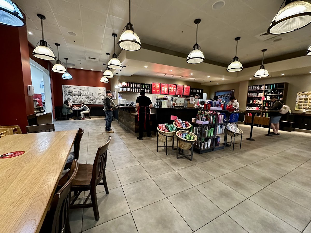 Starbucks Photo 4