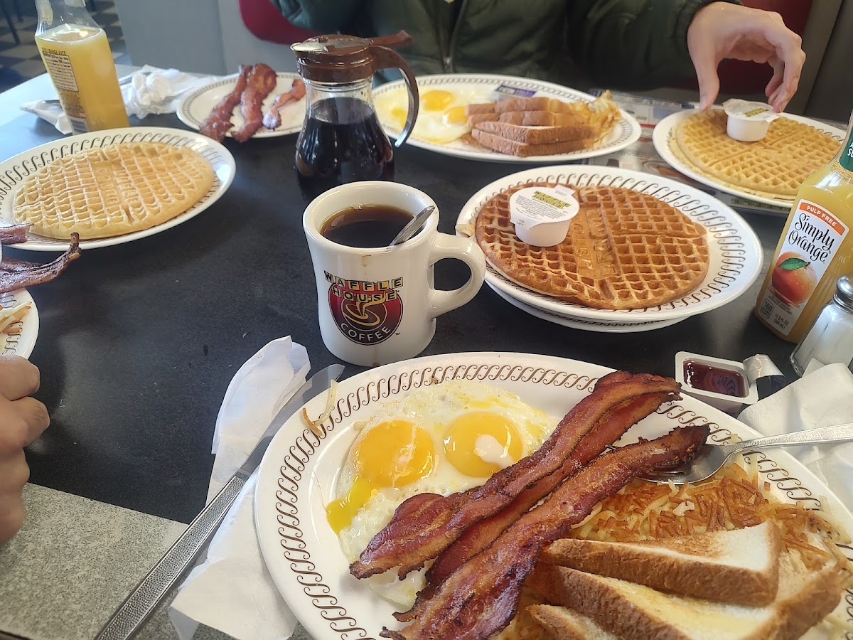 Waffle House Photo 4