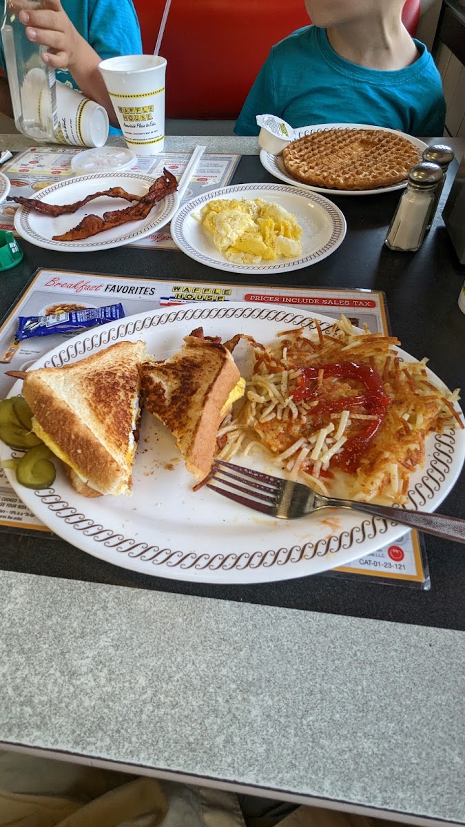 Waffle House Photo 5