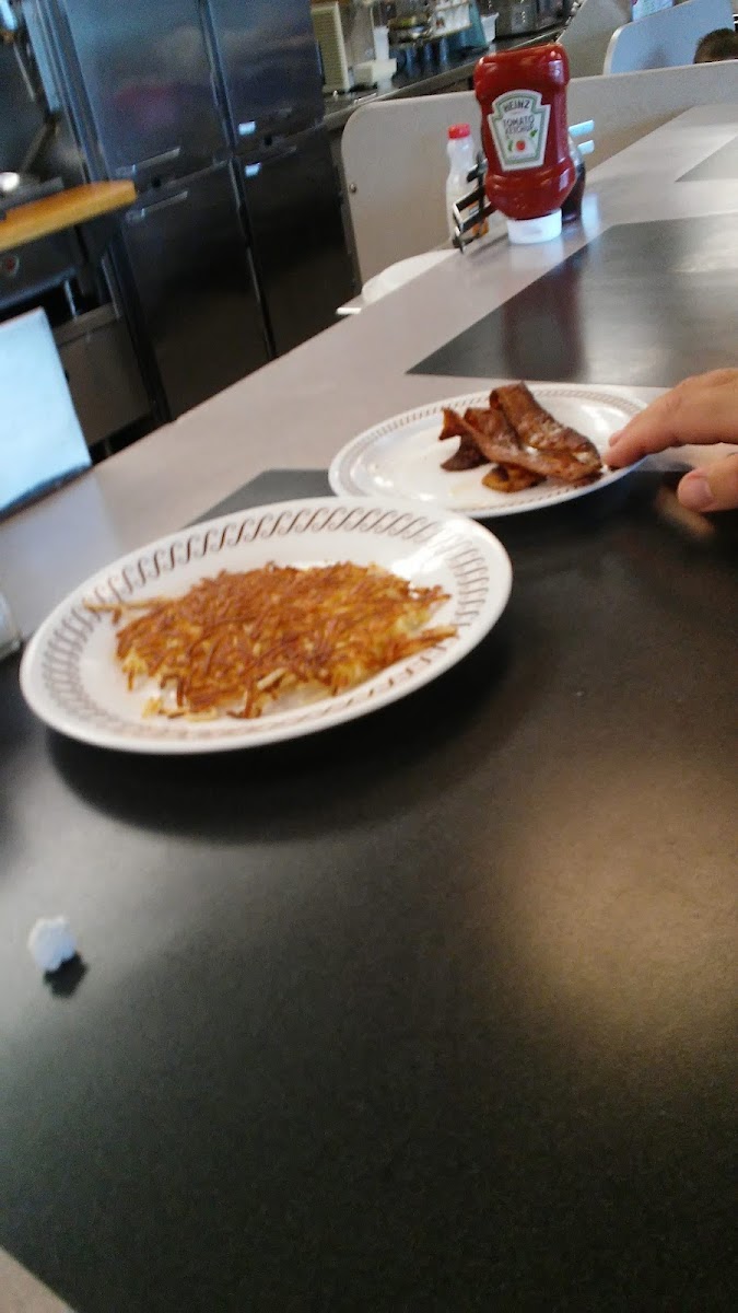 Waffle House Photo 6