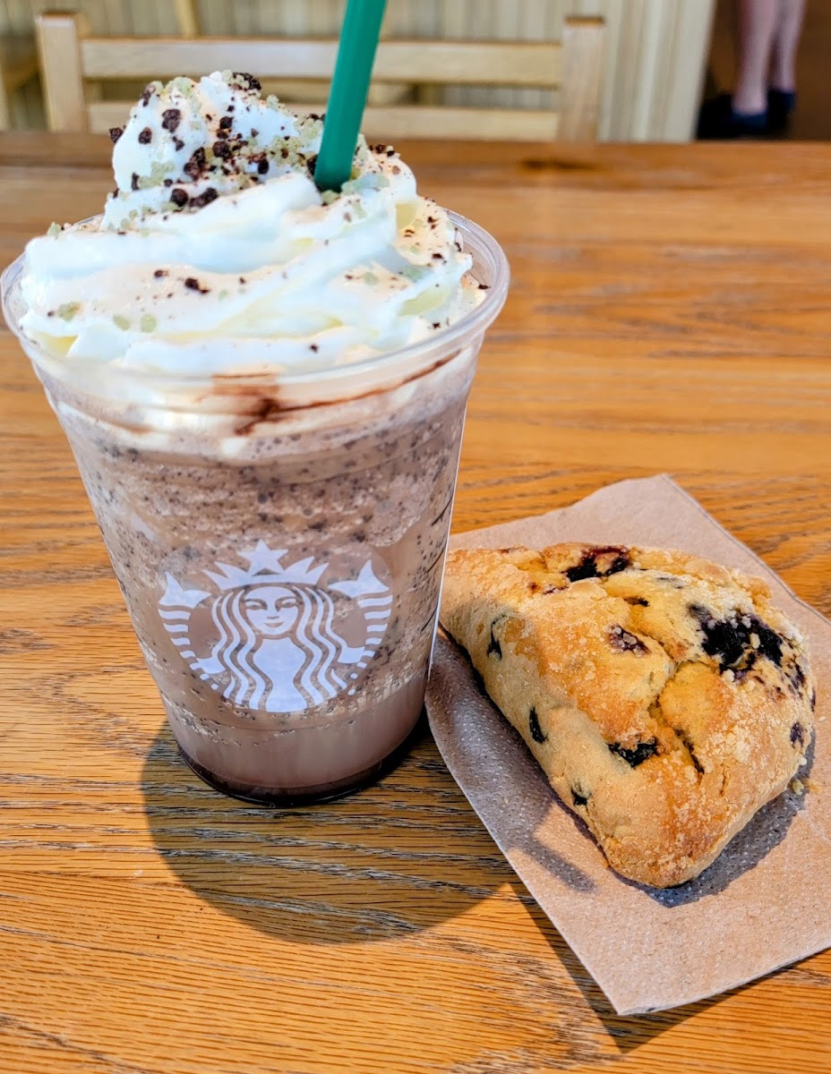 Starbucks Photo 8