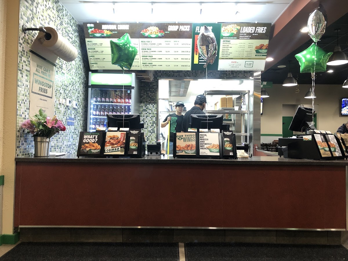 Wingstop Photo 10