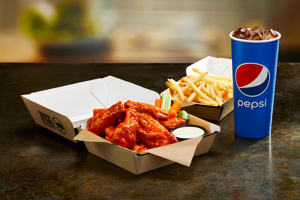Buffalo Wild Wings 'GO' Photo 10