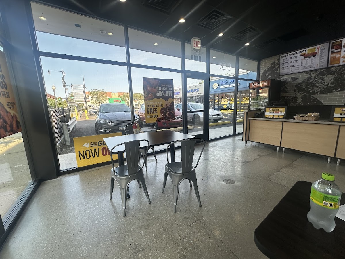 Buffalo Wild Wings 'GO' Photo 7