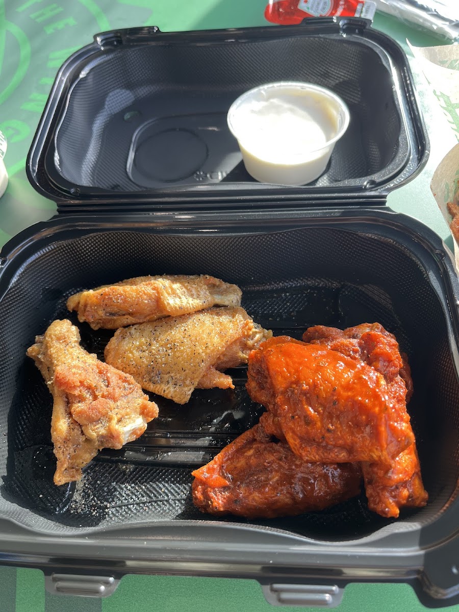 Wingstop Photo 5