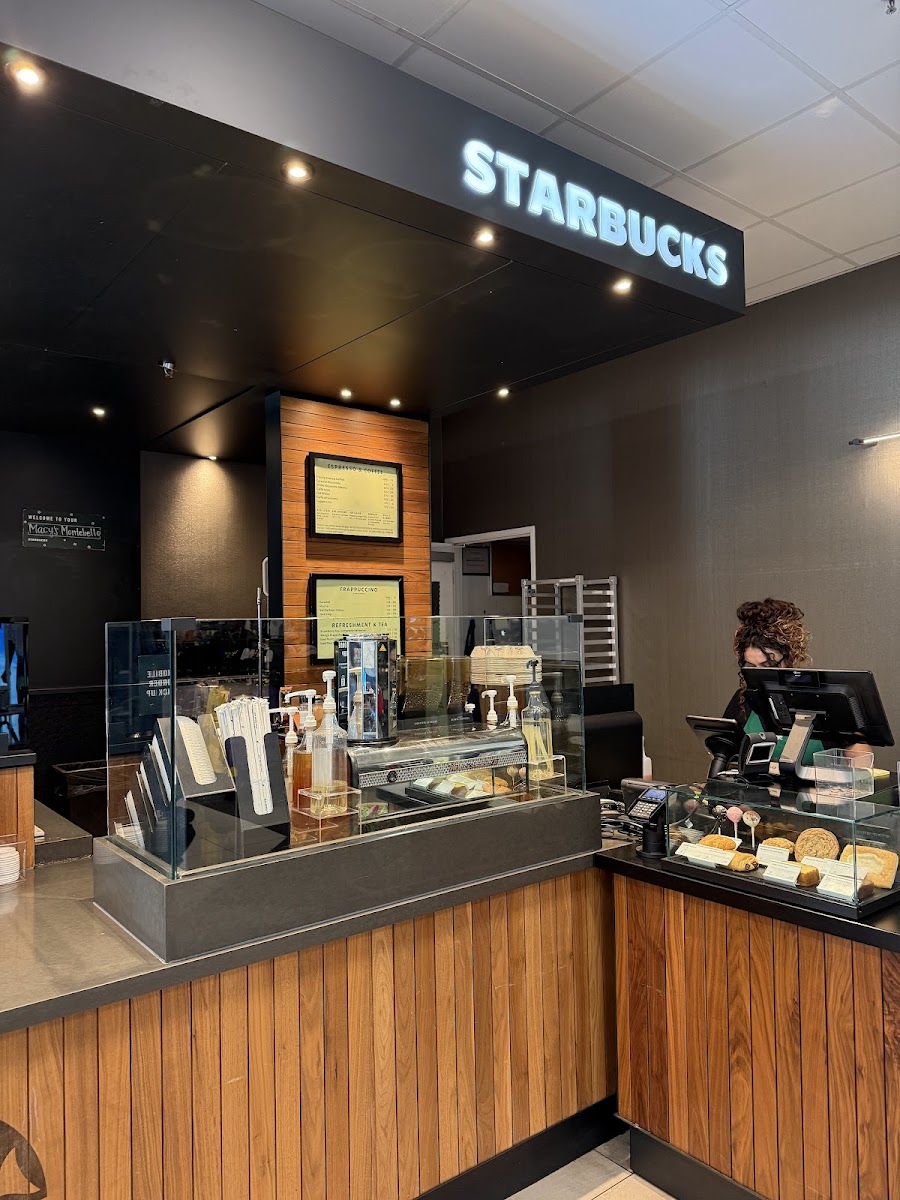 Starbucks Photo 3