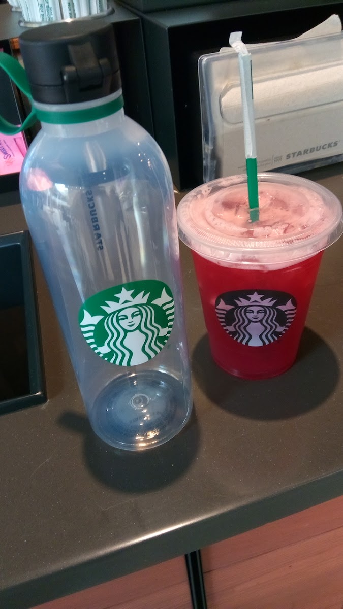 Starbucks Photo 4