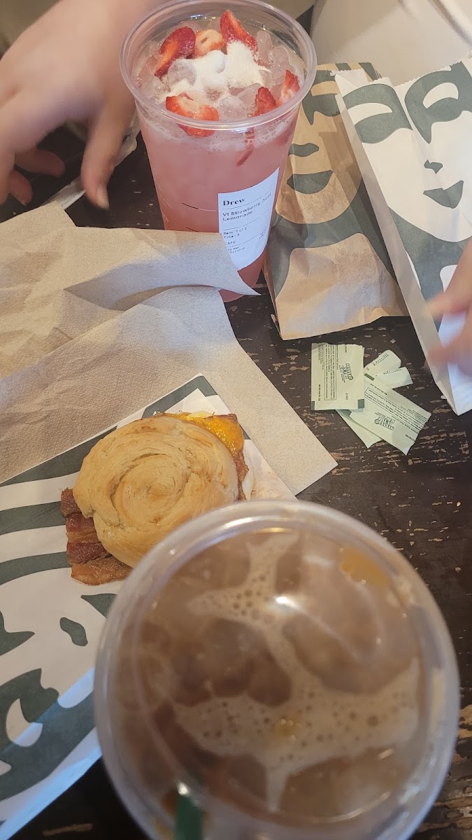 Starbucks Photo 4