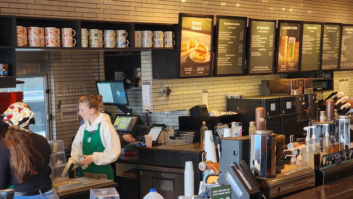Starbucks Photo 4