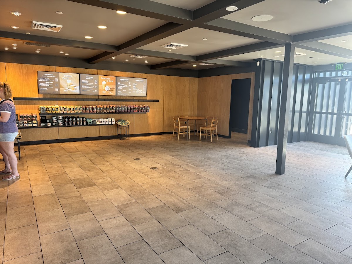 Starbucks Photo 4