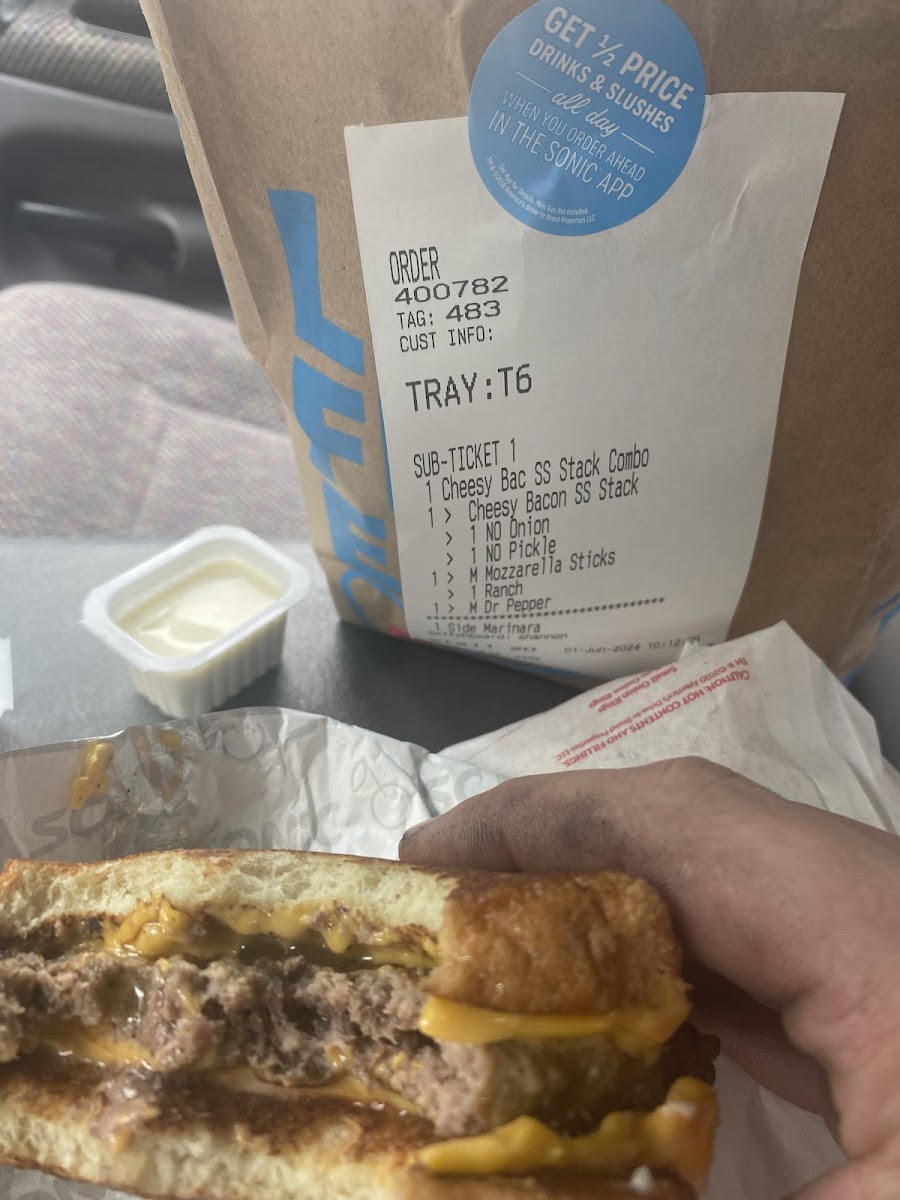 Sonic Drive-In Photo 4