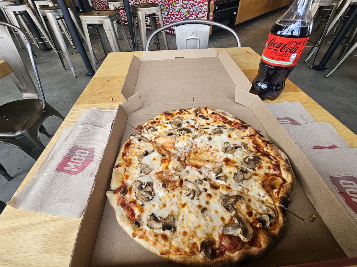 MOD Pizza Photo 4