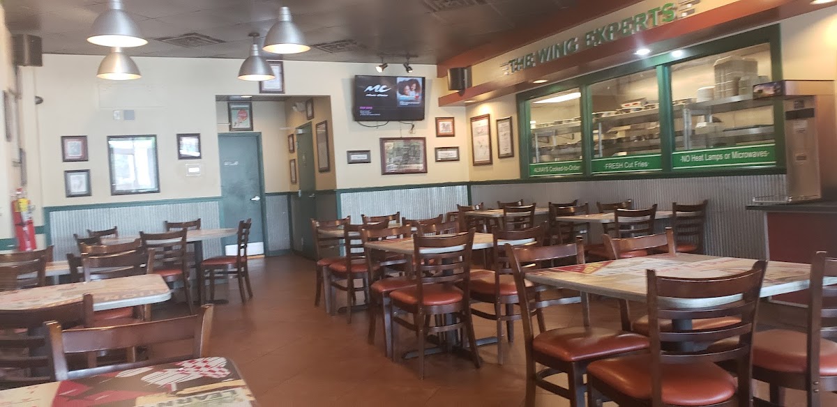 Wingstop Photo 6