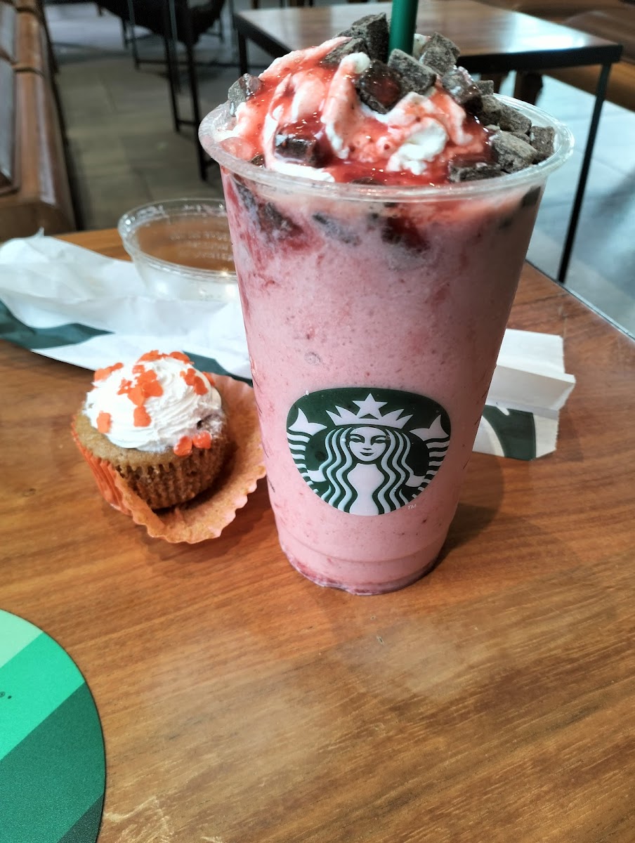 Starbucks Photo 4