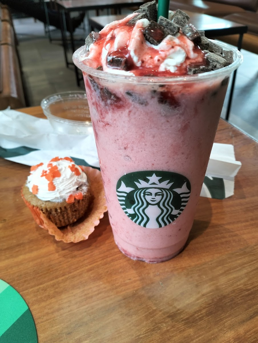 Starbucks Photo 7